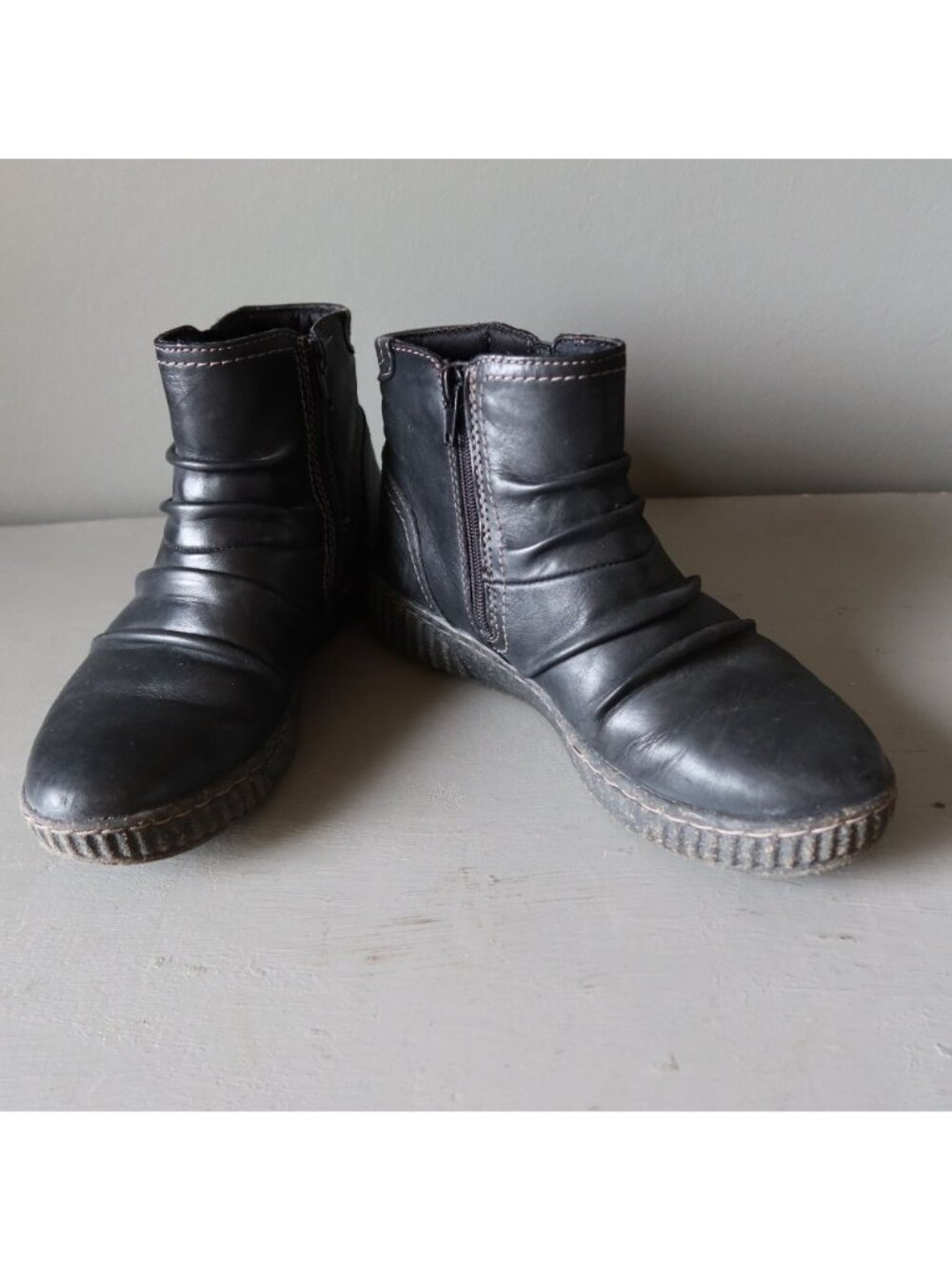 Clarks Shoes Black Leather Ankle Boots Women's Size 5.5 - Picture 11 of 12